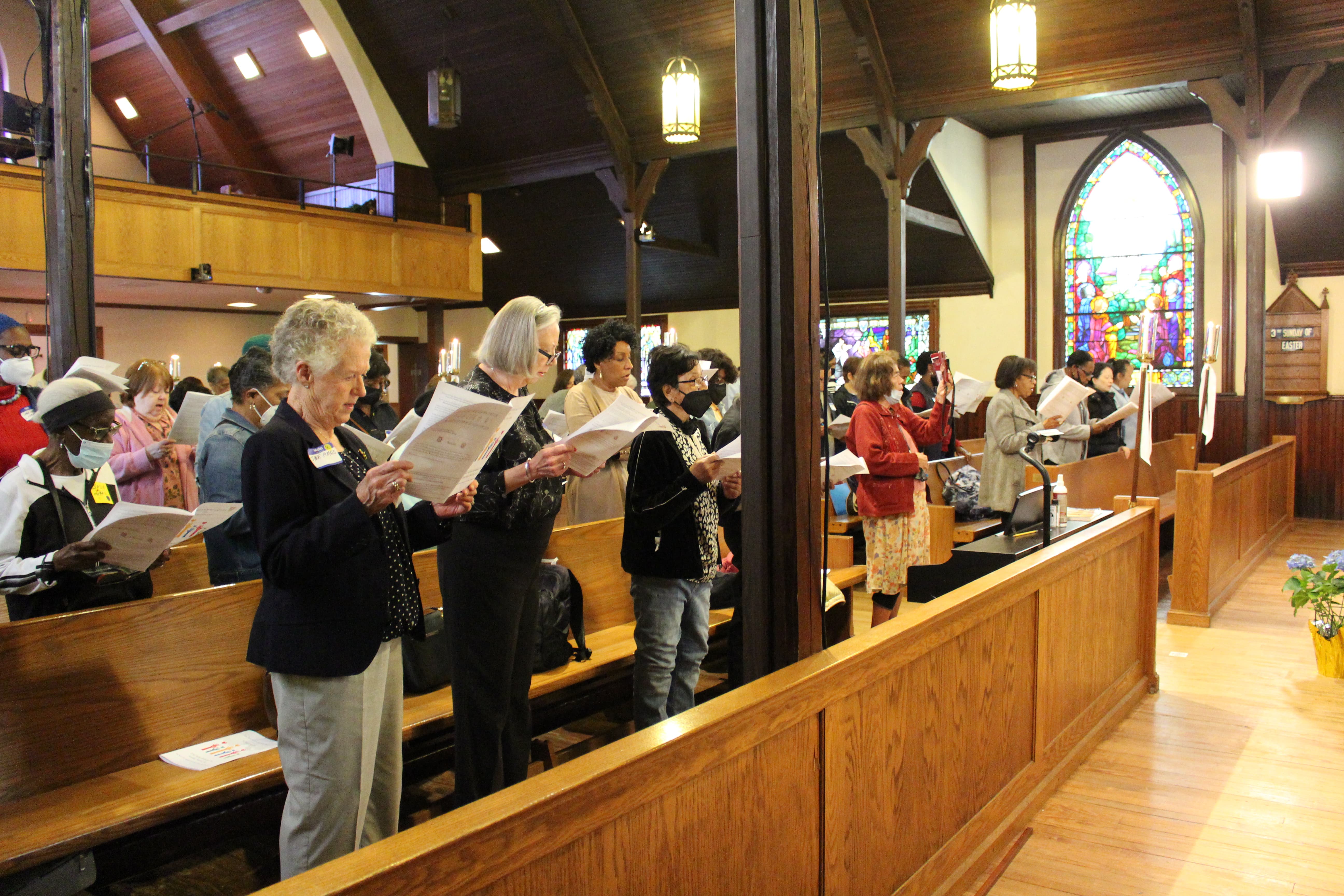 Atlar Guild Members gather for prayer