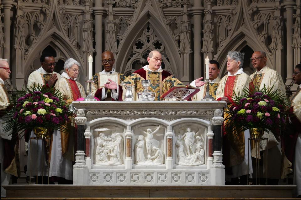 Bishop Provenzano presides at the altar during Farewell Celebration